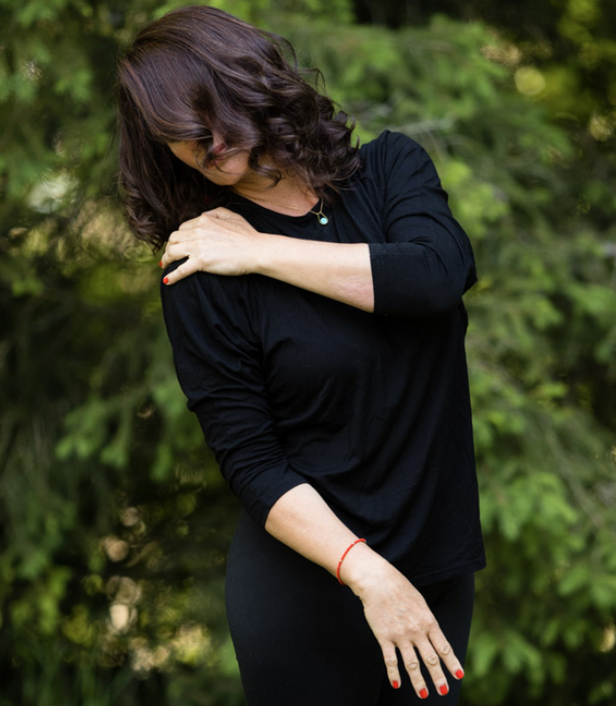 Gaëlle Yeretzian, une main posée sur son épaule